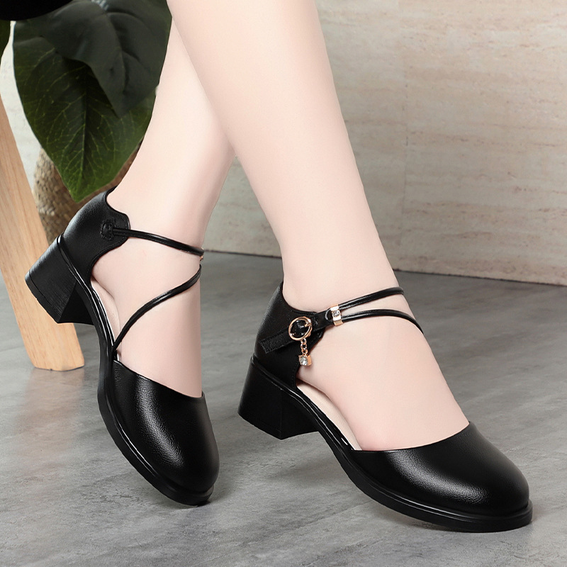 Sepatu Hak Blok Sedang 4.5cm M - Bandage ulasan dan harga